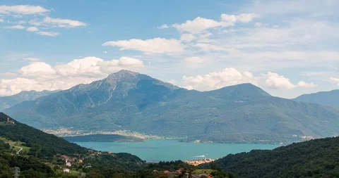 Panorama on Como lake in summer time, Italy Vídeo Stock 112753699