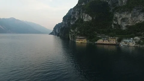Panorama of the gorgeous Lake Garda surrounded by mountains, Italy. video Stock Footage 86132585