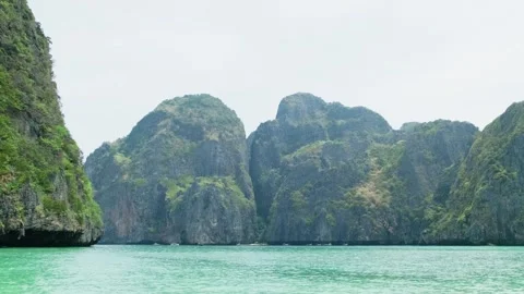 Panorama of Maya Bay beach 스톡 동영상 304742009