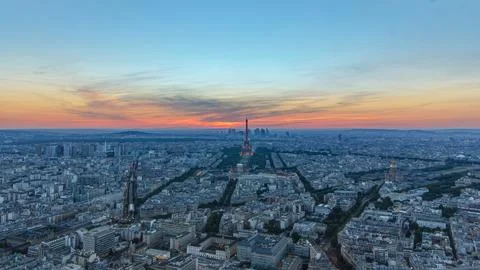 Panorama of Paris at sunset timelapse. Eiffel tower view from montparnasse .. Foto stock