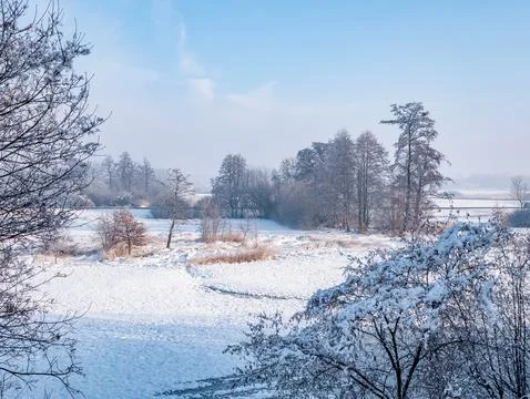 Panorama of ring road going through rural areas in winter Foto stock