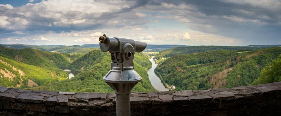 Panorama of a river loop of the Saar with binoculars Foto stock