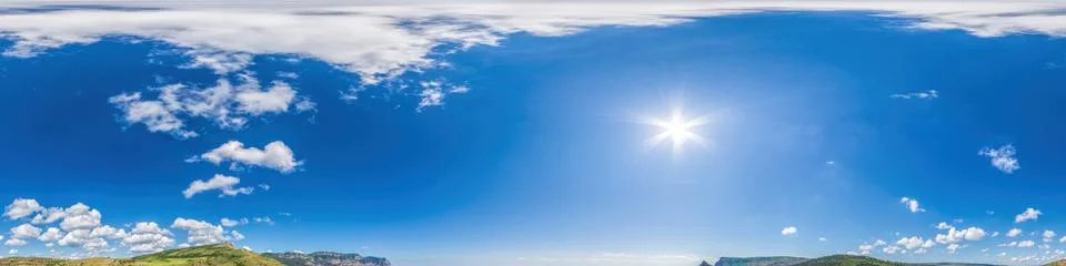 Panorama of sky with clouds without ground, for easy use in 3D graphics and p Stockfoto's