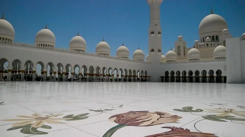 Panorama view of the Sheikh Zayed Grand Mosque in Abu Dhabi, United Arab Stock Footage 170553305