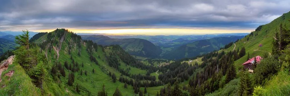 Panoramaaussicht von der Nagelfluhkette auf das Alpenvorland Panoramaaussi... Stock Photos