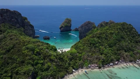 Panoramic Aerial Drone Shot of Phi Phi Islands Thailand Vídeos de archivo 337542214
