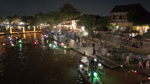Panoramic aerial drone view of Hoi An Ancient town with boat tour in evening 스톡 동영상 289260710