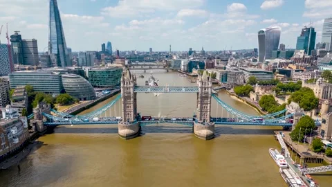 Panoramic aerial hyperlapse view of the Tower Bridge in London Video stock 282006643