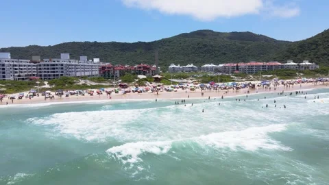 Panoramic aerial view of Ingleses beach in Florianópolis Stock Footage 319971733