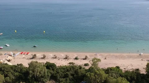 Panoramic aerial view over Divari beach near Navarino bay, Gialova. It is one Vídeos de archivo 197593451