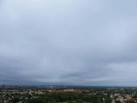 Panoramic aerial view of Queens rooftops, homes and tree-lined Jamaica area stre Foto stock