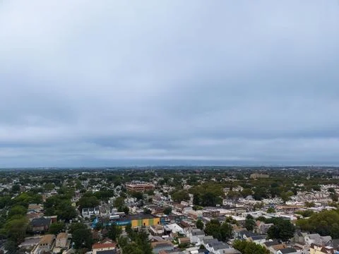 Panoramic aerial view showing dense residential blocks in Jamaica area, Queens 스톡 사진