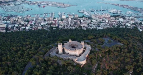 Panoramic Castell De Bellver Sunset over Palma De Mallorca and Marina 스톡 동영상 333646094