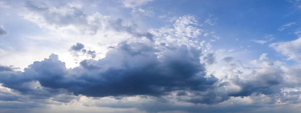 Panoramic cloudscape sky, dramatic cloudscape Stockfoto's