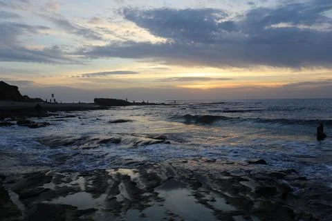 Panoramic dramatic tropical sunset sky and sea at dusk Foto stock