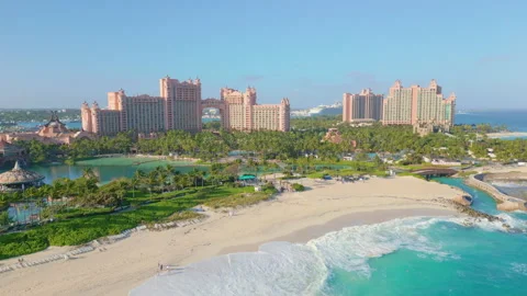 Panoramic drone view of Atlantis Resort on Paradise Island in The Bahamas 動画素材 330984970
