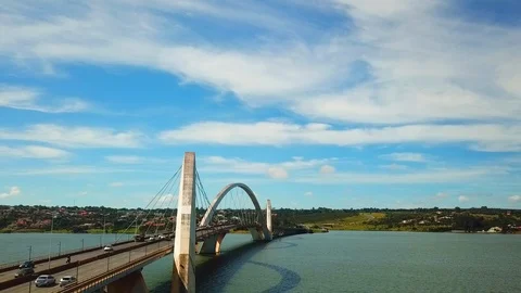 Panoramic drone view of the Juscelino Kubitschek Bridge in Brasilia on a sunny 스톡 동영상 88540110