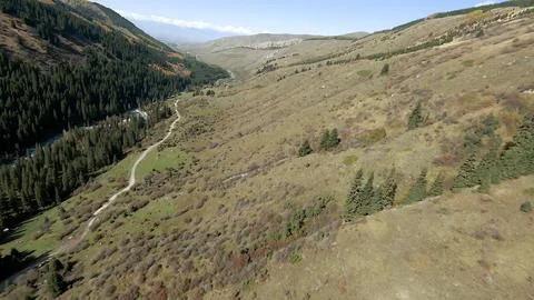 Panoramic drone view of nature landscape with mountains and forest Foto stock