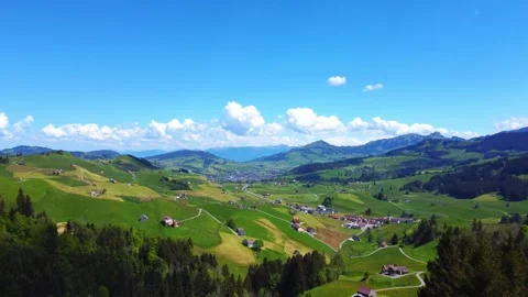 Panoramic flight over the Swiss valley near Appenzell Vidéo 297571388