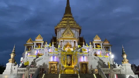 Panoramic front view of Wat Traimit temple in Chinatown, Bangkok, Thailand 4K Stock Footage 279919680