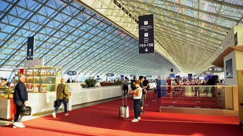 Panoramic handheld of the metallic and symmetrical sky of Paris airport, Stock Footage 253565993