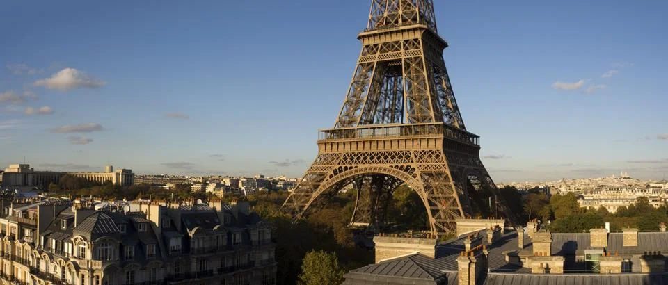 Panoramic image of the mid section of the Eiffel Tower, Paris France 스톡 사진