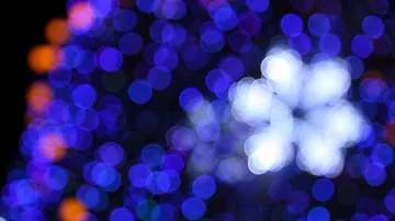 Panoramic movement to top of bokeh 動画素材 85569605