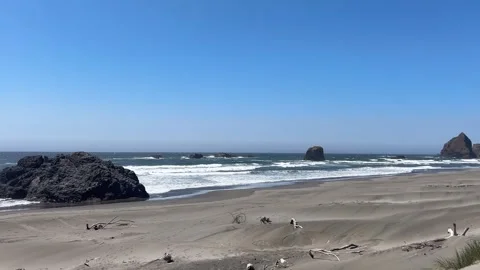 Panoramic Oregon Coast Beach with Sea Stacks and Waves Video stock 342175221