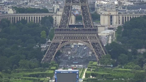 Panoramic Paris Zoom In Eiffel Tower Crowd, 60fps Stock Footage 65194402