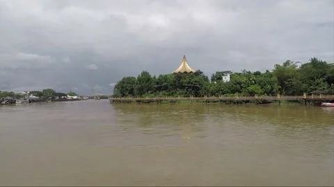 Panoramic Sarawak river view, State Assembly building, Kuching, Malaysia, Borneo Stock Footage 157065540