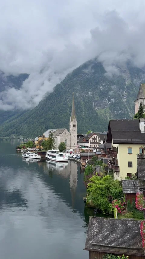 Panoramic, scenic view of Hallstatt town. Austria Vídeo Stock 341464544