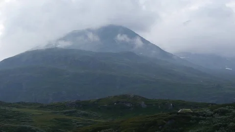 Panoramic shot of mountains and forest, in Norway 스톡 동영상 71282577