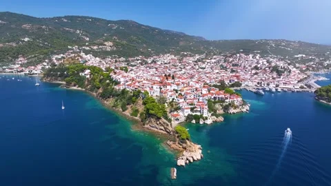 Panoramic summer view of the old harbor and town of Skiathos island Video stock 294977626