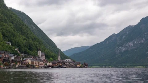 Panoramic time lapse of famous Hallstatt mountain village with Hallstatter See Stock Footage 72214484