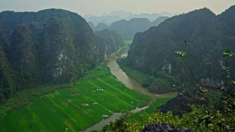 Panoramic Valley and Karst Mountains Ninh Binh 스톡 동영상 344016774
