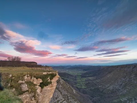Panoramic valley view at sunset from cliff - A breathtaking panoramic view .. Stock Photos