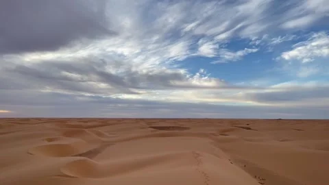 Panoramic video of sahara dunes with clouds 스톡 동영상 197484067