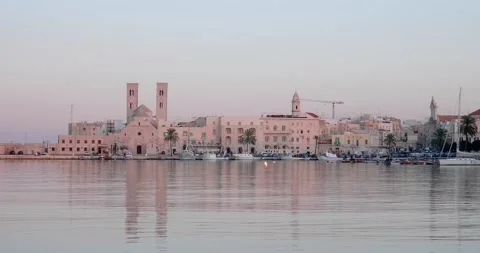 Panoramic view 4K video of Molfetta waterfront with the Old Cathedral San Cor Vídeo Stock 170201954