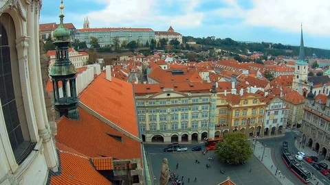 Panoramic view from above of the roofs of buildings and Church of St. Thomas in Vídeo Stock 81677845