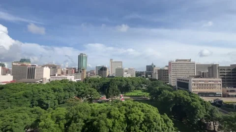 Panoramic view on Africa Unity Square in Harare Vidéo 234062960