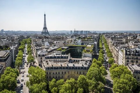Panoramic View from Arc de Triomphe South to Tour Eiffel, Paris, France, Europe Stockfoto's