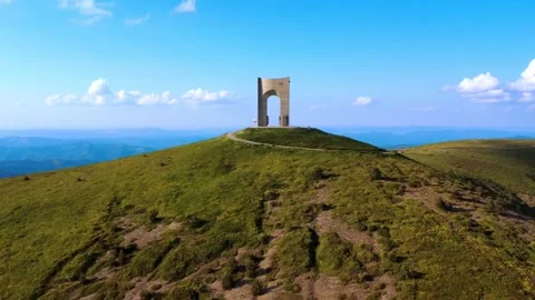 Panoramic view of the Arch of Freedom monument in Bulgaria’s Balkan Mountains. Stock Footage 311367912