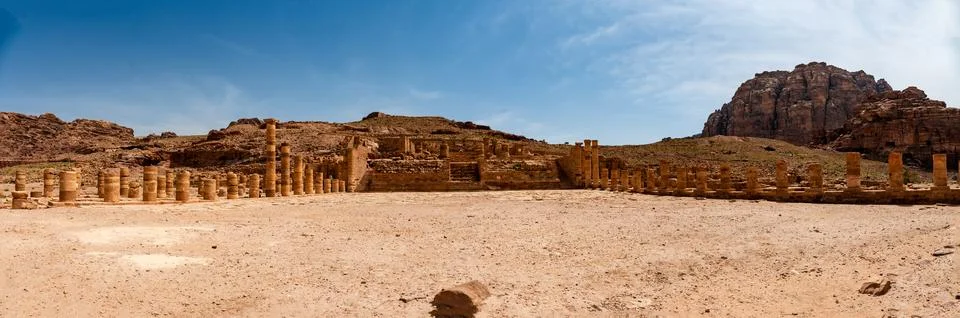Panoramic view of archaeological ruins in Petra Jordan 库存照片