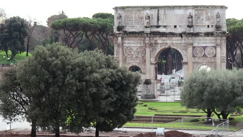 Panoramic view around the Arch of Constantine, Rome, Italy - 4k - ProRes Stock Footage 146026956