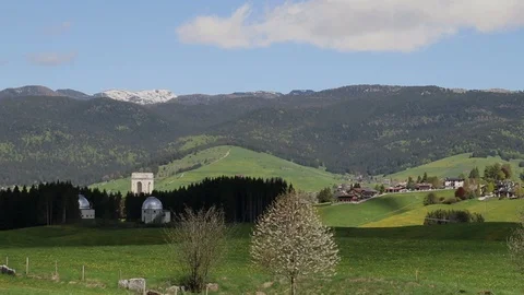 Panoramic view of the astronomical observatory and the war memorial Video stock 89536879