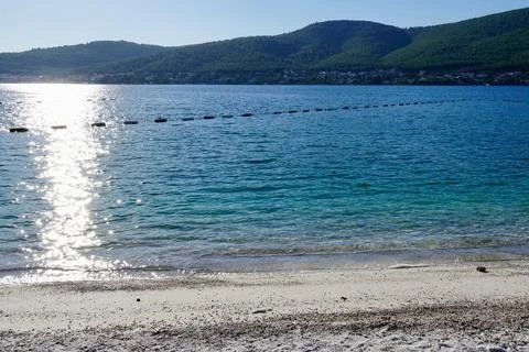 Panoramic view of Beach And Blue Lagoon, beach and turquoise ocean with white 库存照片