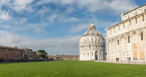 Panoramic view of the bell tower and the cathedral of Pisa Stock Photos