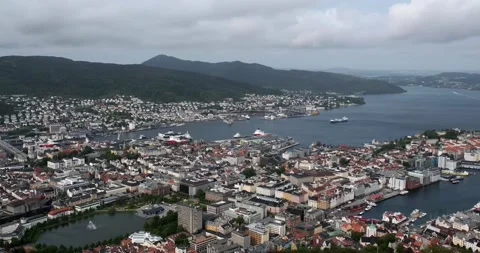 Panoramic view of Bergen from Mount Floyen Stockbeeldmateriaal 142705685