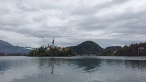 Panoramic view of Bled island landscape with Pilgrimage Church of the Assumption 動画素材 148014218