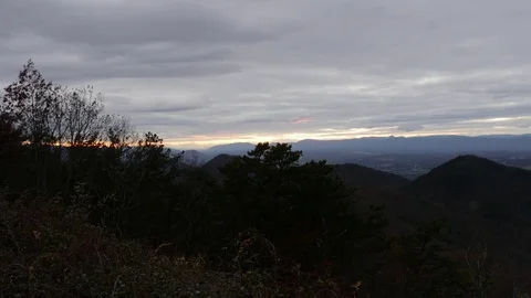 Panoramic view at Blue Ridge Mountains in dusk 스톡 동영상 82661899
